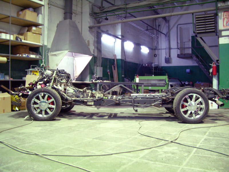 Illustration for article titled GAZ-51 Custom: Russians Make A Cadillac Escalade EXT Hot!